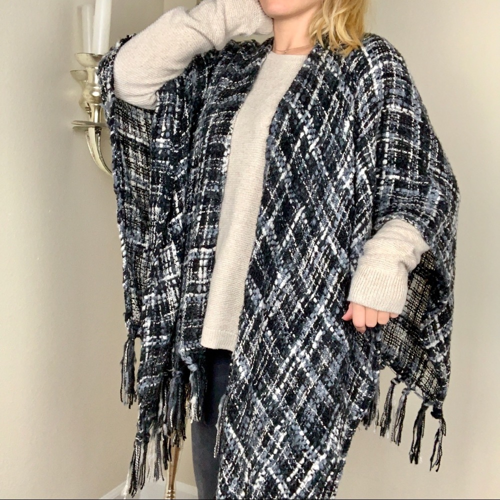 Steve Madden Shaw Knit Cover Up - Picture 5 of 7